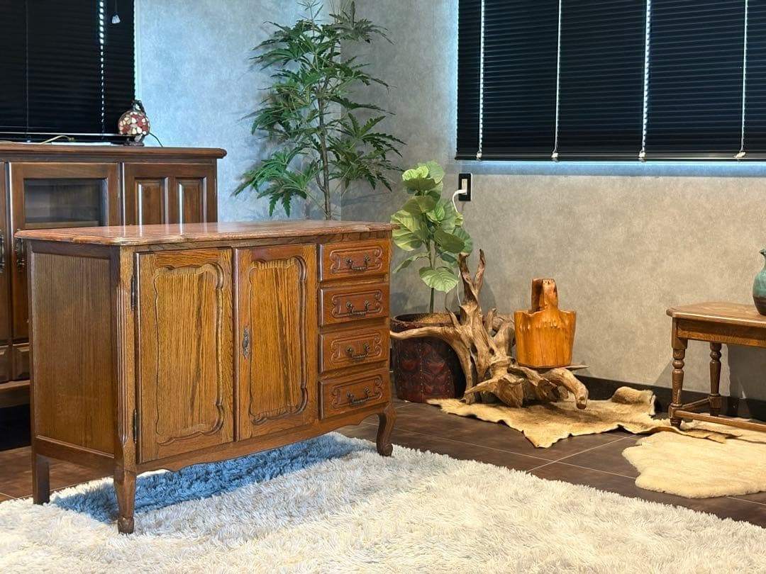 ヨーロピアン　クラシック　オーク材　サイドボード　クラシカル　アンティーク ヨーロピアン クラシック オーク材 サイドボード クラシカル