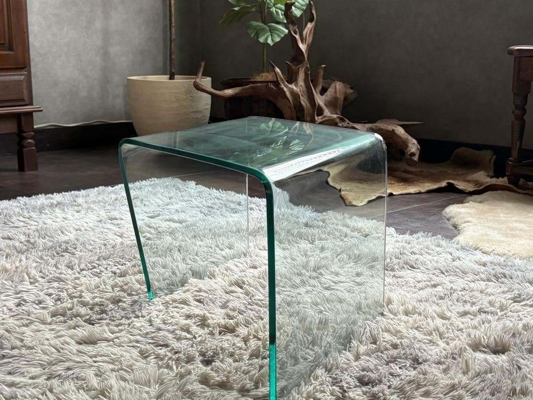 ①ガラステーブル　サイドテーブル　ローテーブル　斜めテーブル　高級家具　IZG