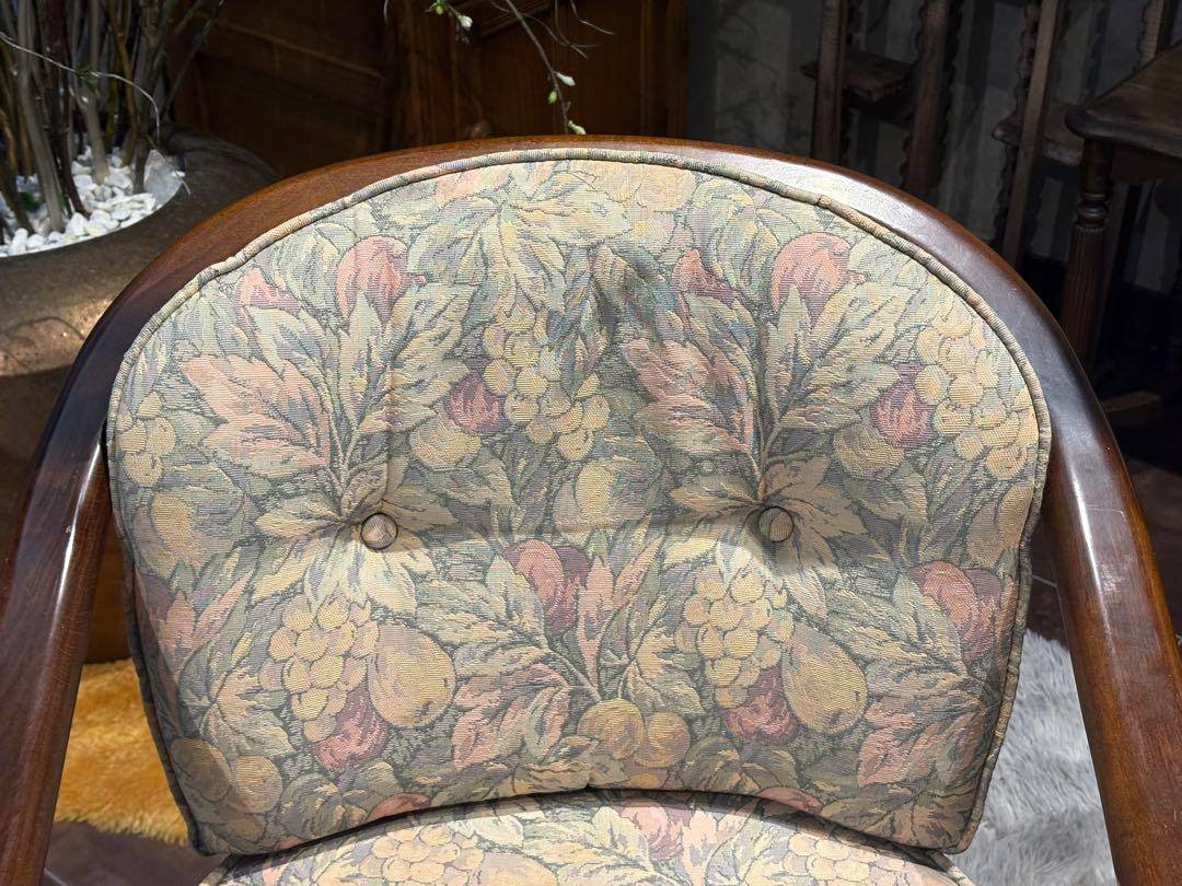 ①karimoku カリモク　アームチェア　ダイニングチェア　キャスター付　nZ