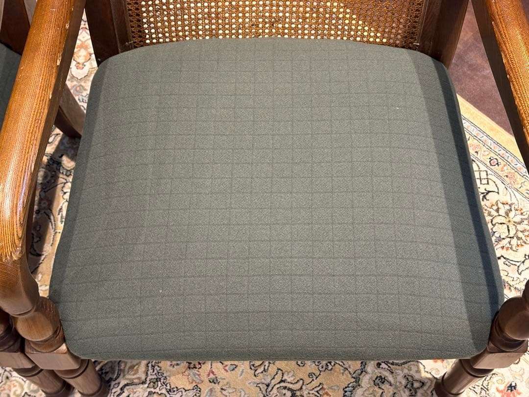 ②飛騨産業 キツツキマーク アームチェア ダイニングチェア リメイク