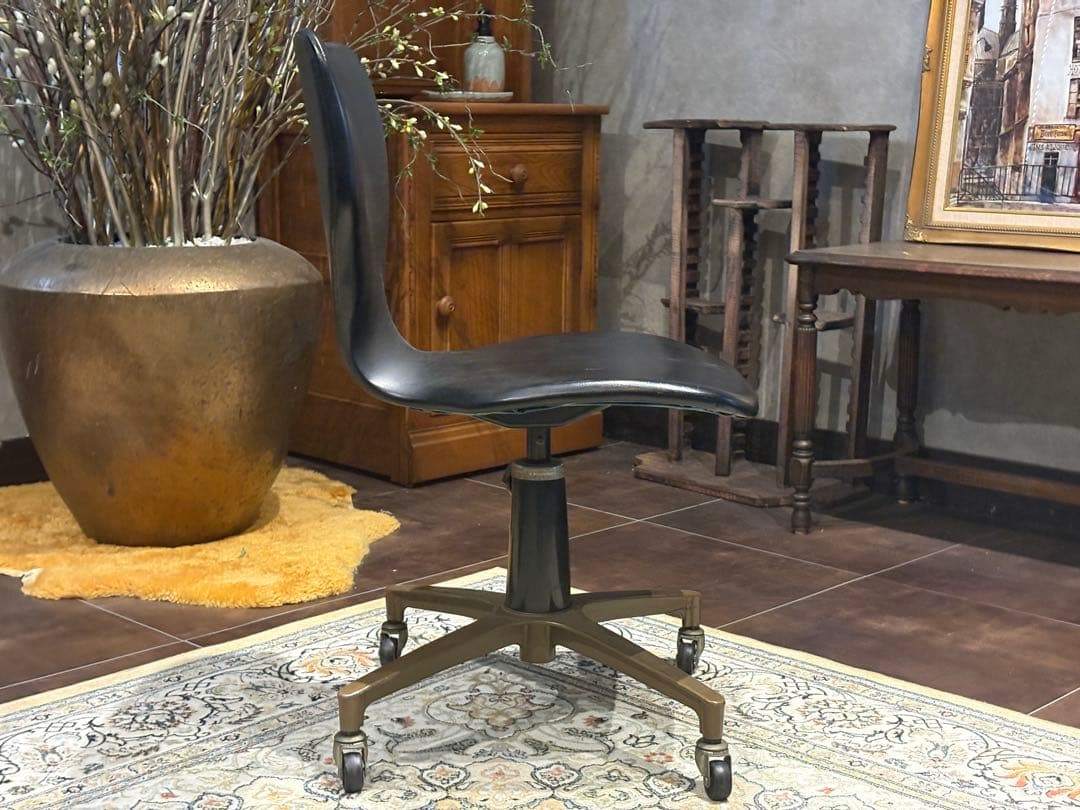 オールドヴィンテージチェア 合皮レザー ブラック キャスター ビンテージ IZ