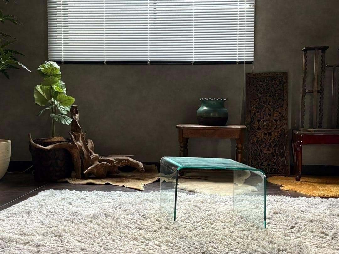 ①ガラステーブル　サイドテーブル　ローテーブル　斜めテーブル　高級家具　IZG