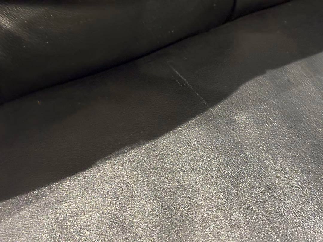 ①karimoku カリモク　レザーソファ　本革　リベット打ち　アンティーク　G