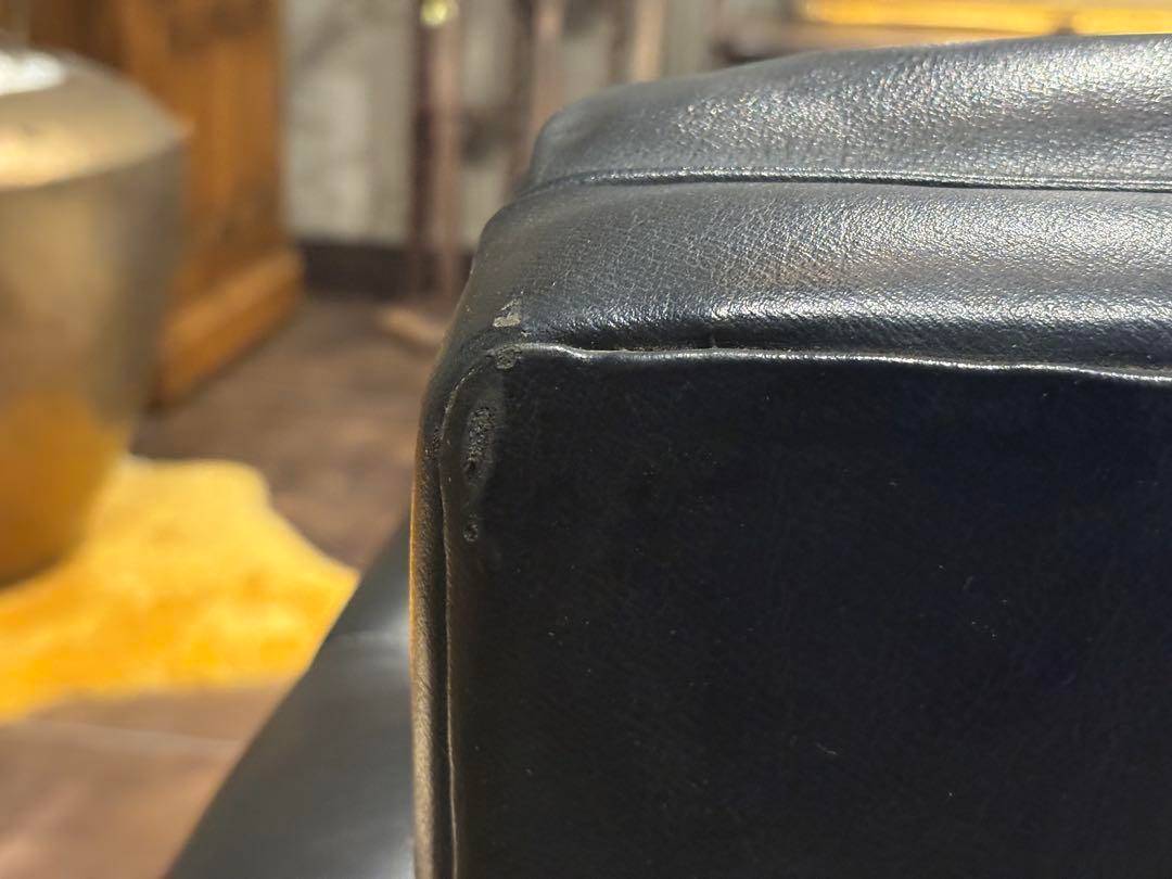 ①karimoku カリモク　レザーソファ　本革　リベット打ち　アンティーク　G