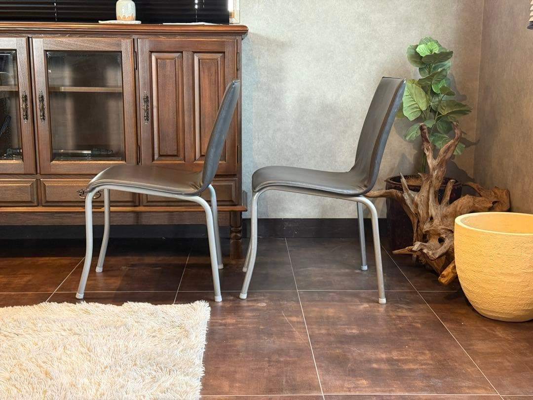 ①リーンロゼ　ligne roset ブラック　レザーチェア　2脚セット　YZ