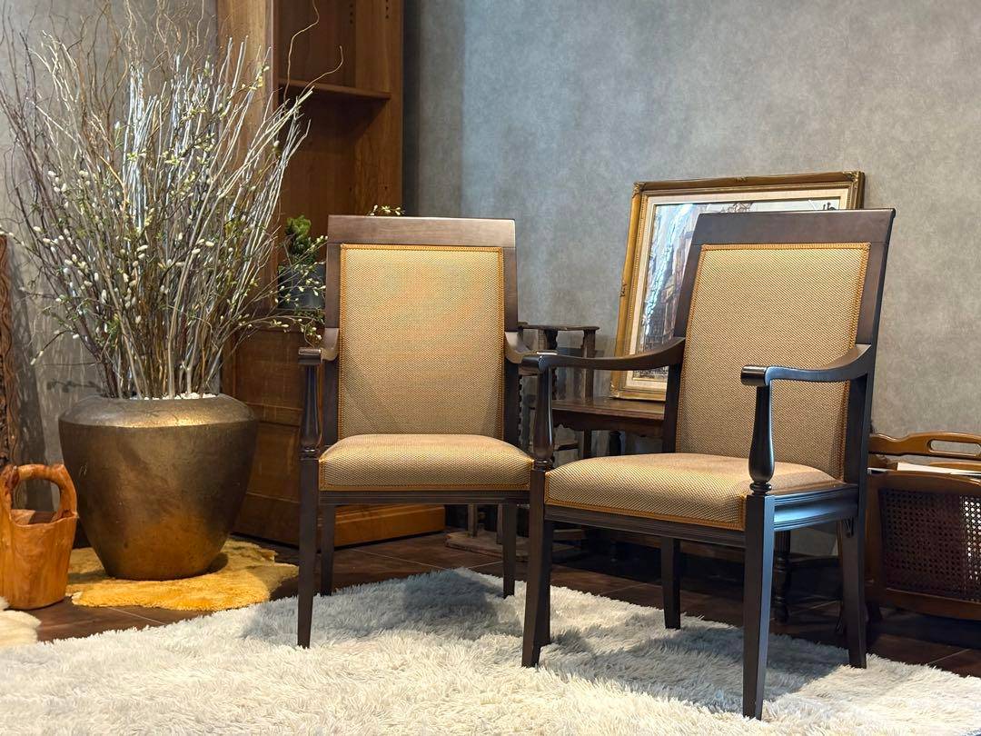 ①ダイニングチェア　アームチェア　アンティーク　ヴィンテージ　ビンテージ　IR