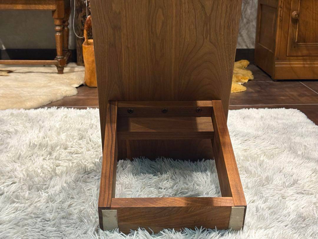 シンプル　マスターウォール　ウォールナット　無垢材ベンチ　ヴィンテージ　SZZ