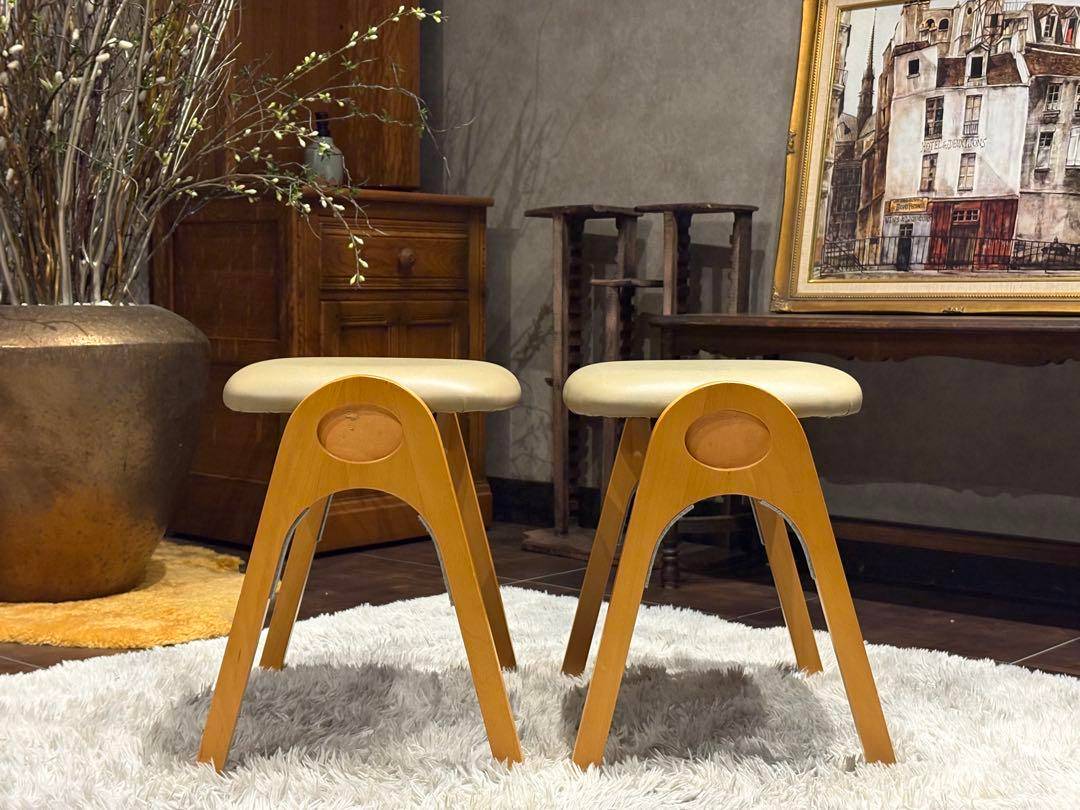 スタッキング　スツールチェア　合皮レザー　モダン　アイボリー　積み重ね椅子　IZ