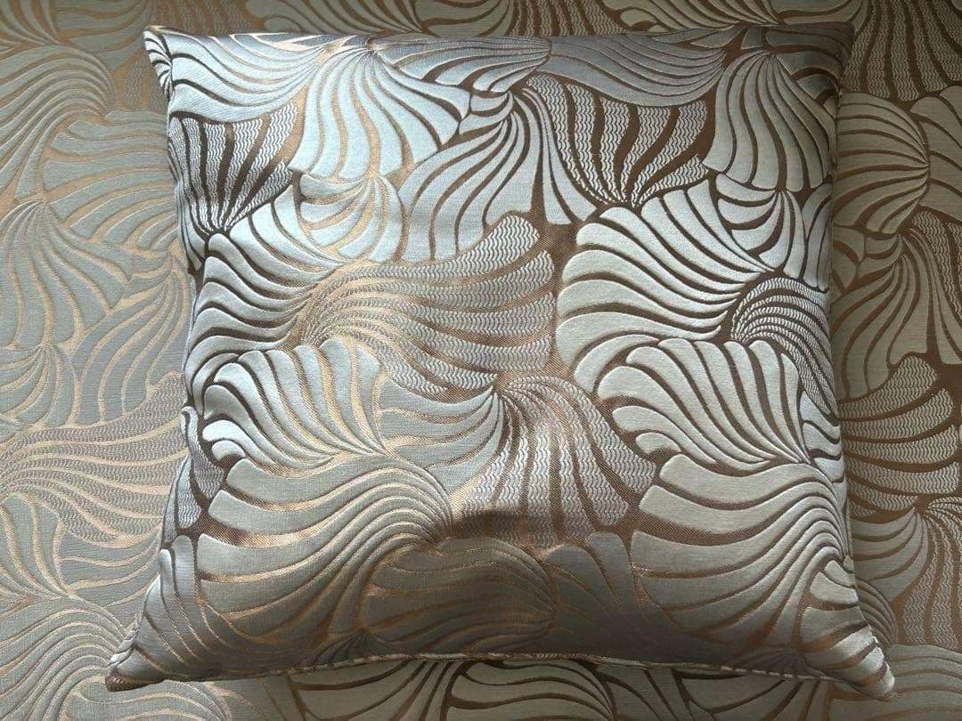 高級　アルマーニ　ARMANI CASA ソファ　高級ソファ　３人用　InZZ