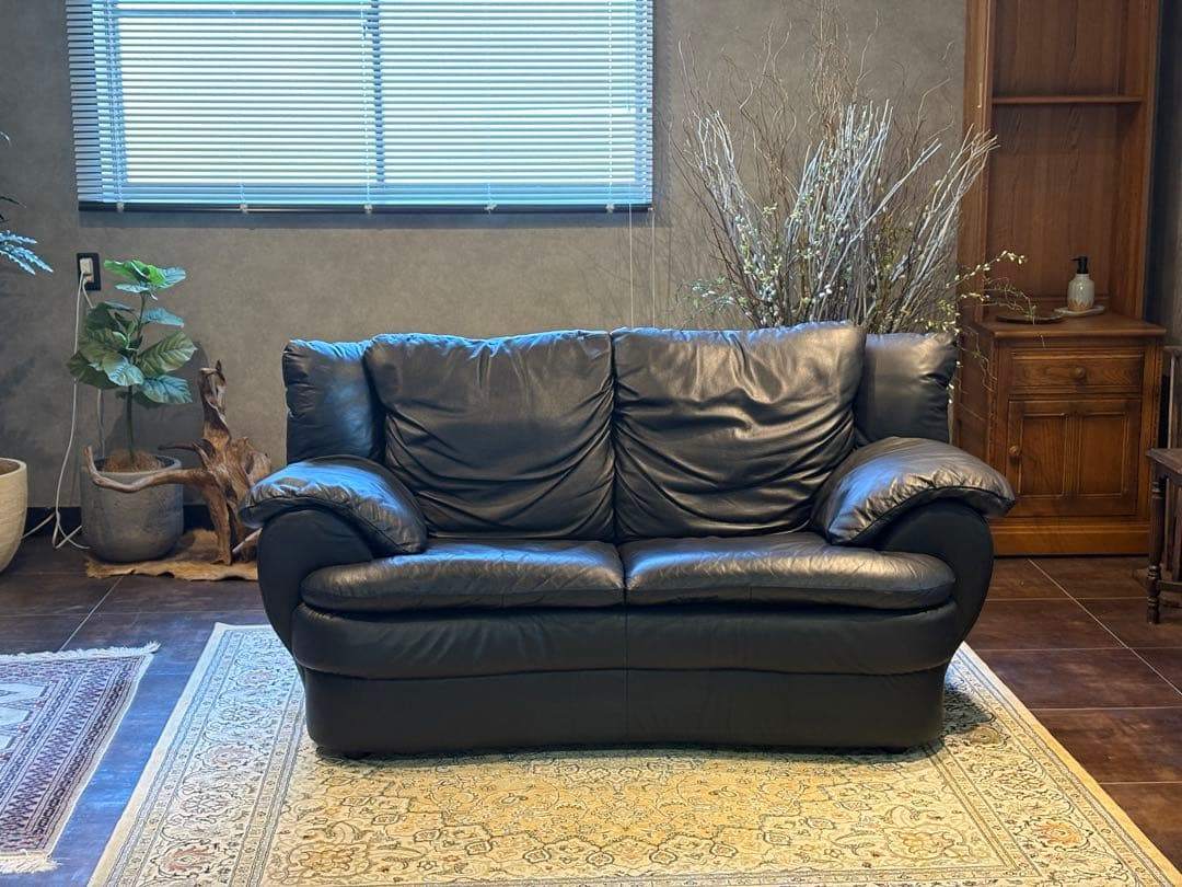 ①カウチソファ　ブラックソファ　2P　モダン　クラシック　シンプル　レザー　IG
