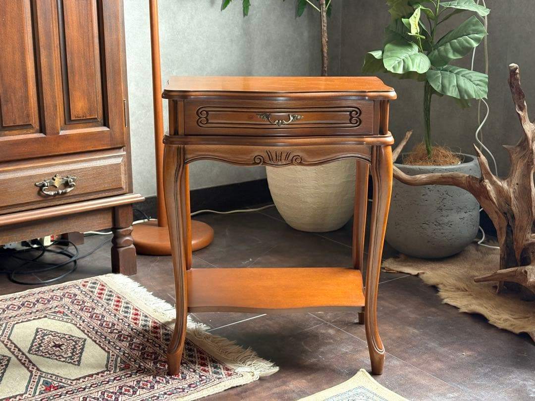 ロココ調　イタリア　クラシック　クラシカル　猫脚　サイドボード IS