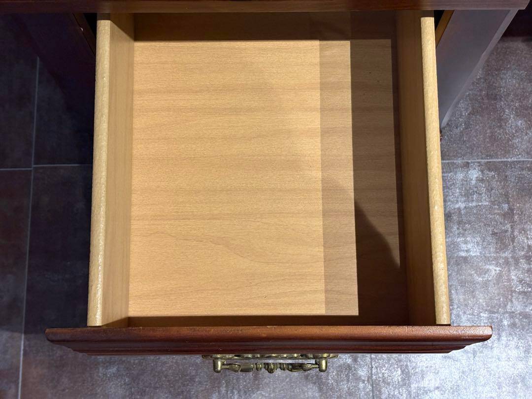 ブロイヒル broyhill アンティーク アメリカン　クラシック　飾棚　IZZ