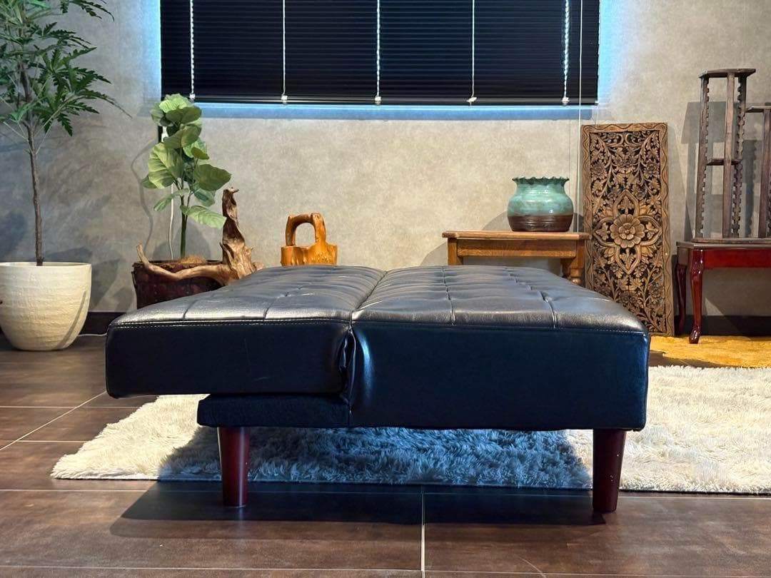 希少　3Pソファ　ソファベッド　ブラックレザー　ボタンダウン　ヴィンテージ　IH