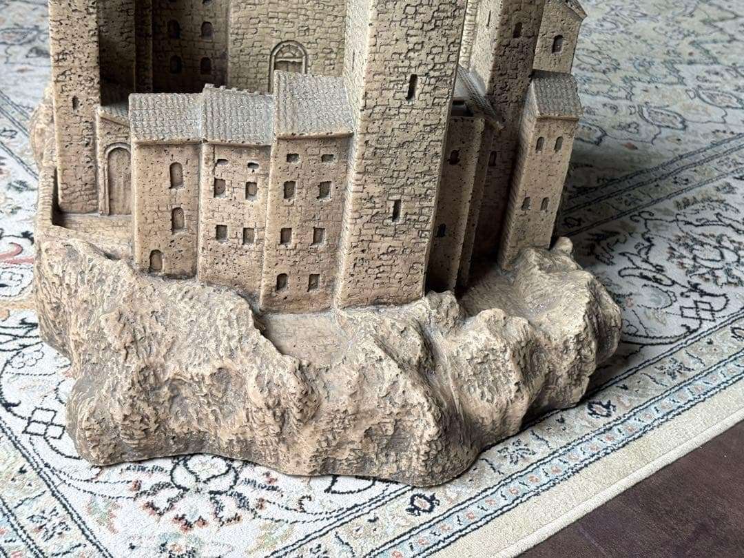 ヨーロッパ　古城　ガラステーブル　デザインテーブル　クラシック　IGZ