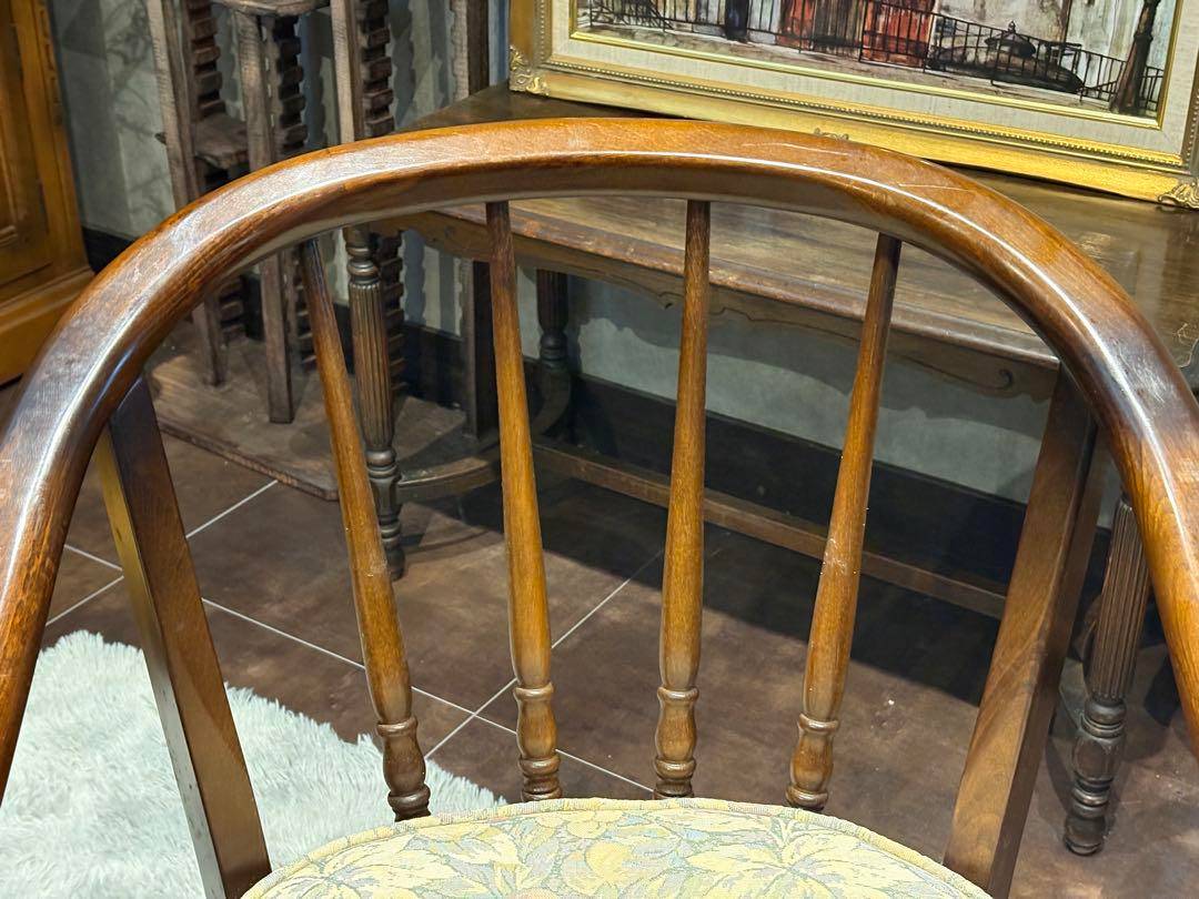 ①karimoku カリモク　アームチェア　ダイニングチェア　キャスター付　nZ