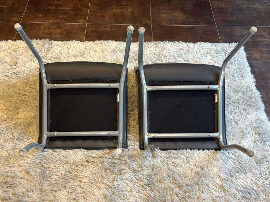 ①リーンロゼ　ligne roset ブラック　レザーチェア　2脚セット　YZ