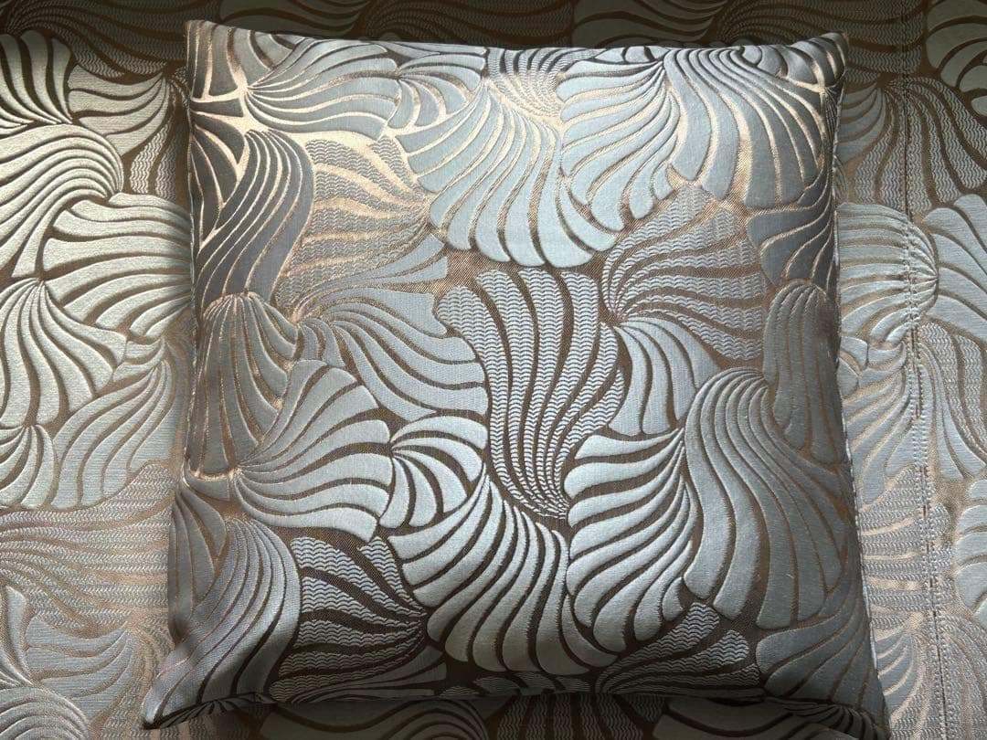 高級　アルマーニ　ARMANI CASA ソファ　高級ソファ　３人用　InZZ