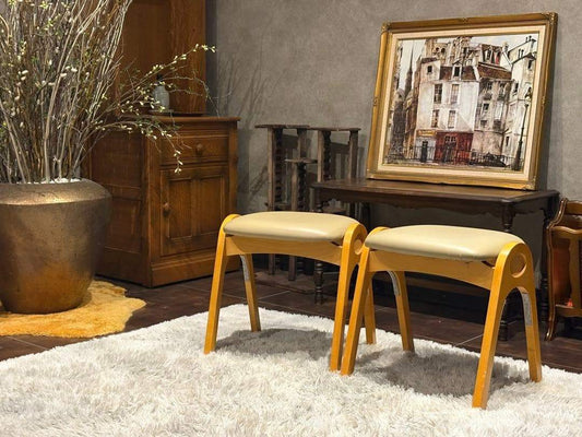 スタッキング　スツールチェア　合皮レザー　モダン　アイボリー　積み重ね椅子　IZ