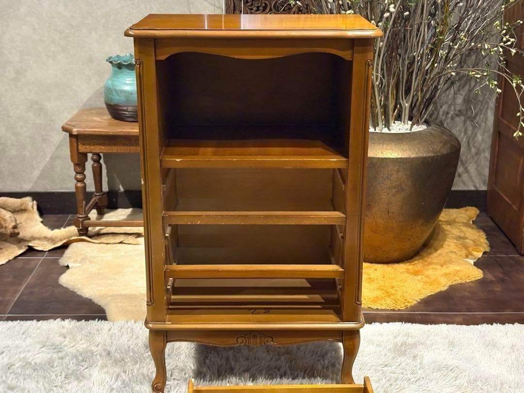 キャビネット　サイドボード　チェスト　猫脚　クラシック　クラシカル　IG