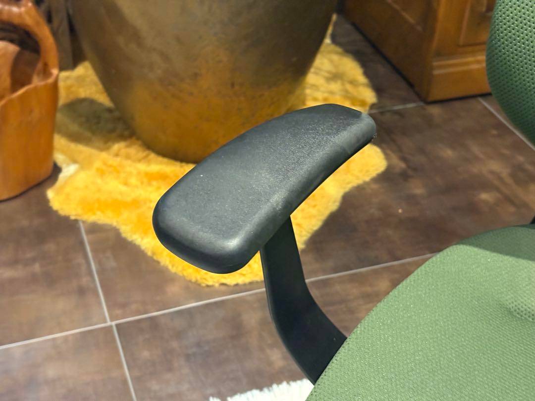 ④KOKUYO コクヨ　デスクチェア　オフィスチェア　イングチェア　H