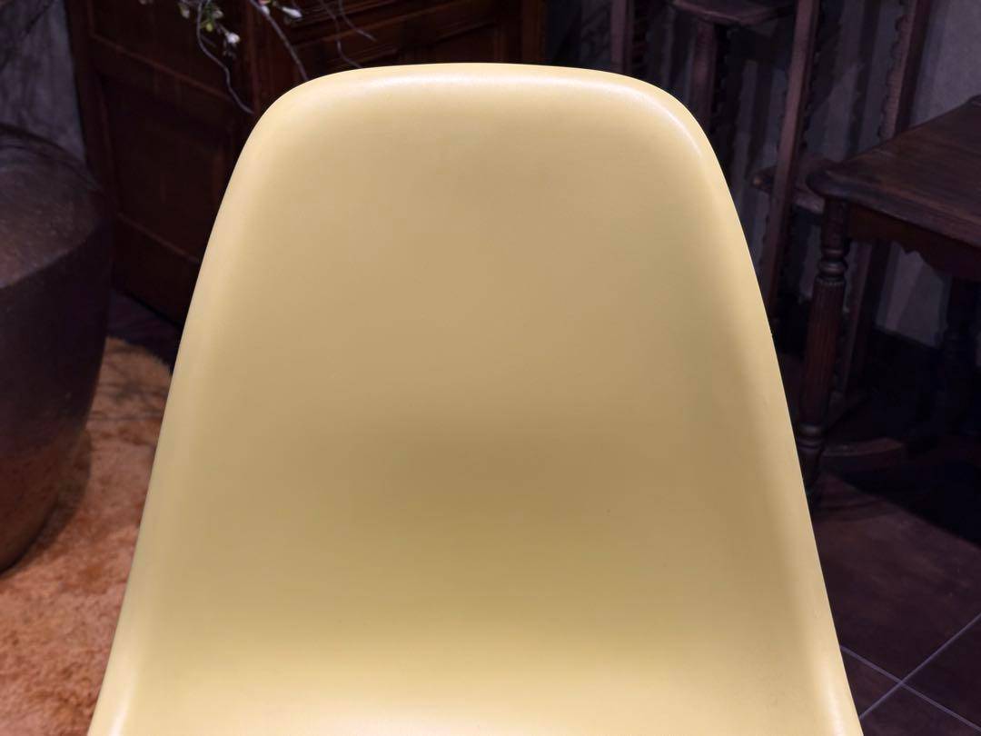 ハーマンミラー　イームズ シェルチェア　エッフェルベース（ワイヤーベース）InY