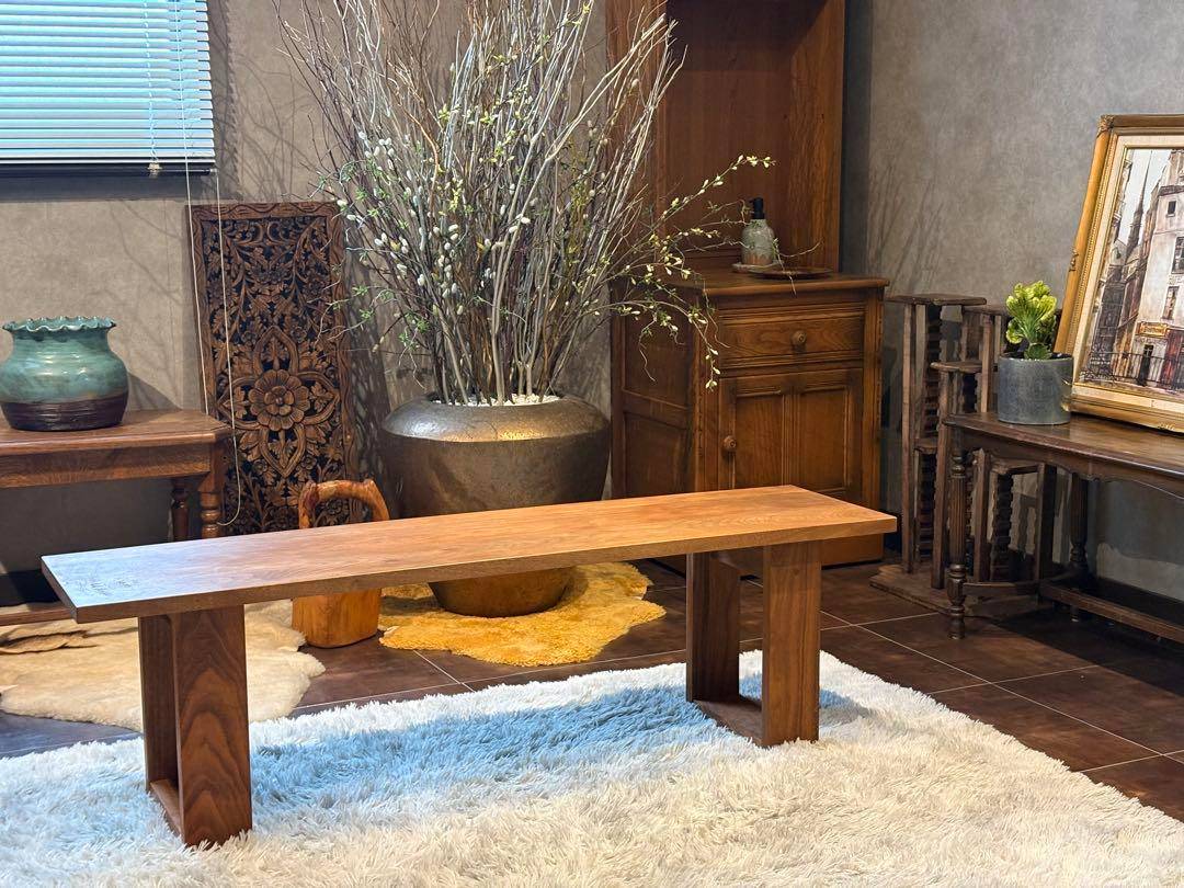 シンプル　マスターウォール　ウォールナット　無垢材ベンチ　ヴィンテージ　SZZ