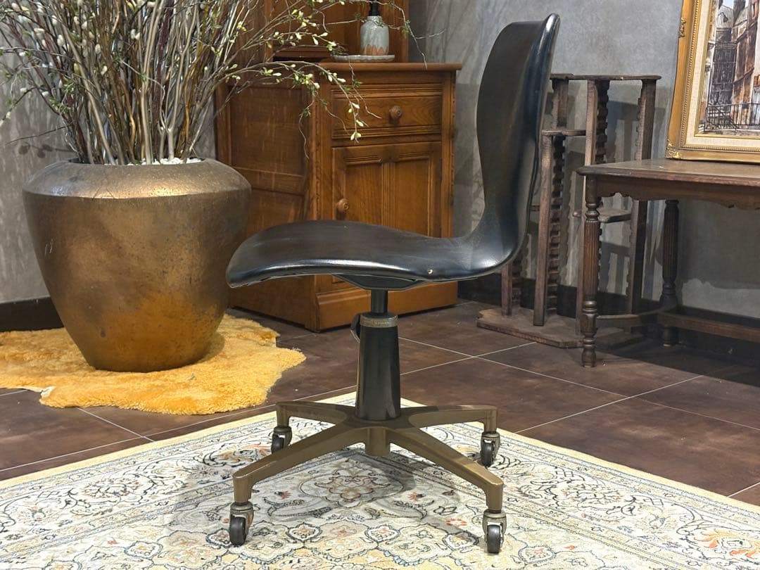 オールドヴィンテージチェア 合皮レザー ブラック キャスター ビンテージ IZ