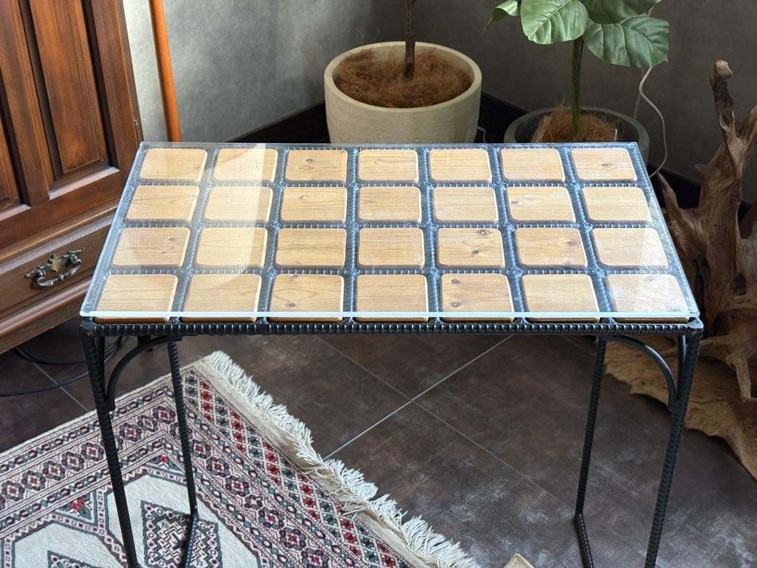アイアン　サイドテーブル　ディスプレイ家具　モダン　シンプル　IZ