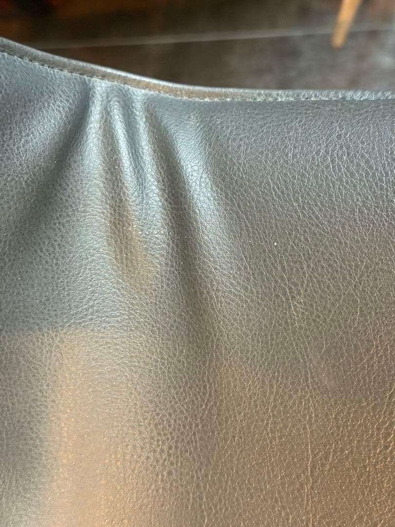 ②リーンロゼ　ligne roset ブラック　レザーチェア　2脚セット　YZ