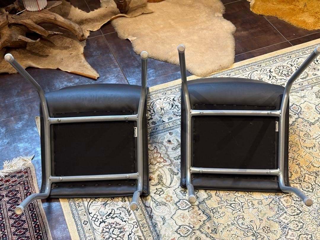 ①リーンロゼ　ligne roset ブラック　レザーチェア　2脚セット　YZ