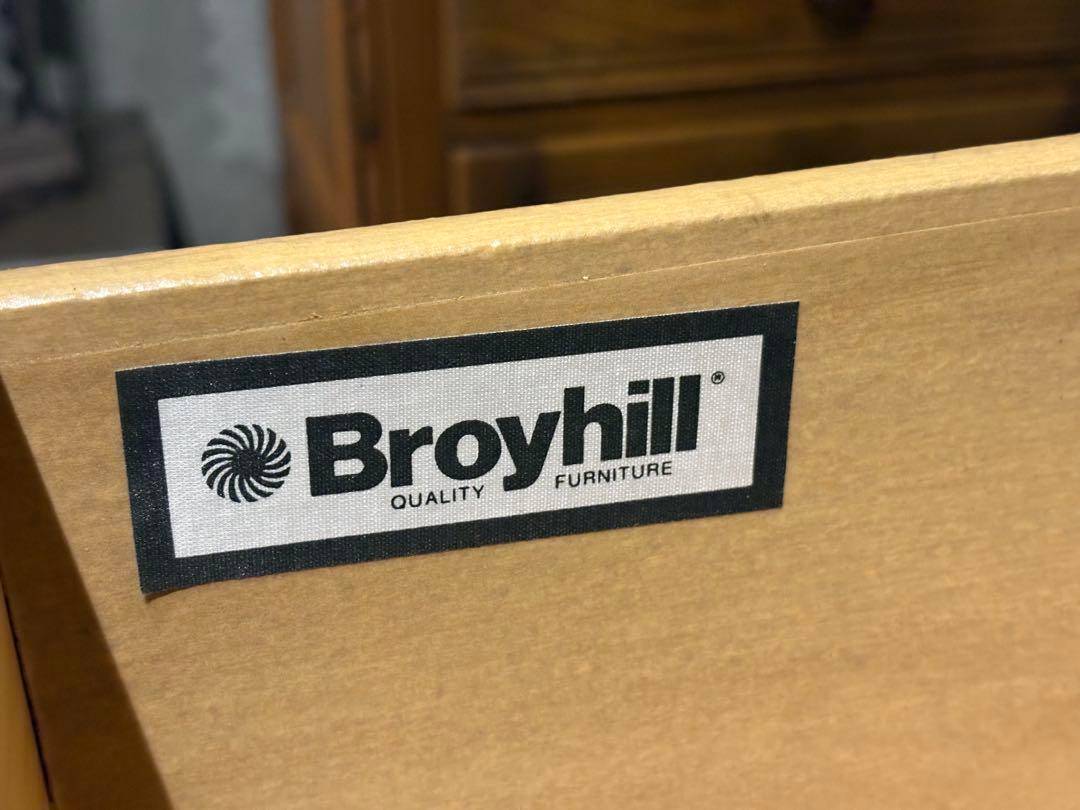 ブロイヒル broyhill アンティーク アメリカン　クラシック　飾棚　IZZ
