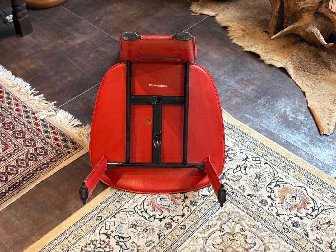 イタリア　レザー　ハイバックチェア　レッド　モダン　インテリア家具　IZ