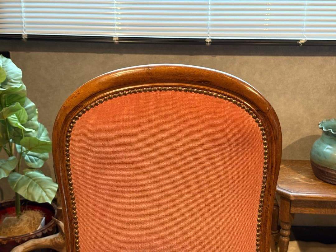 ① フランスアンティーク　輸入家具　ロココ　鋲打　リベット打　アームソファ　GG