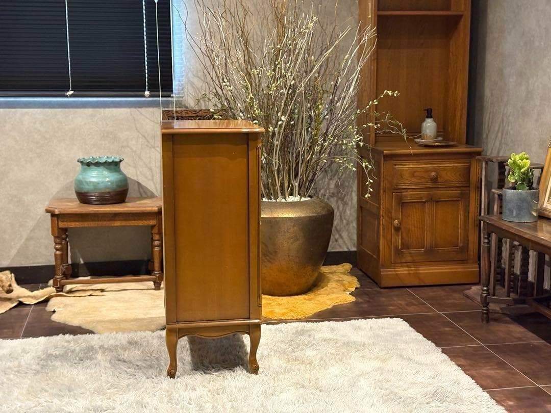 キャビネット　サイドボード　チェスト　猫脚　クラシック　クラシカル　IG