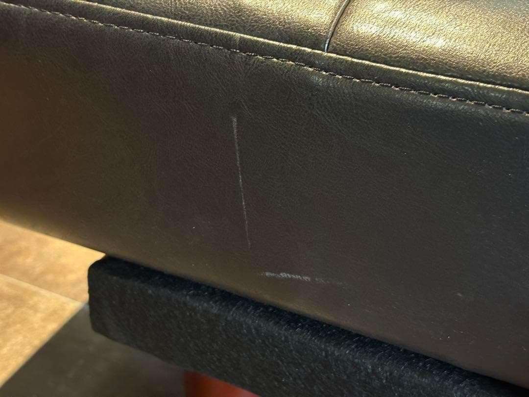 希少　3Pソファ　ソファベッド　ブラックレザー　ボタンダウン　ヴィンテージ　IH