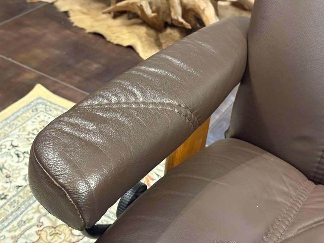 ②エコーネス パーソナルソファ オットマン ストレスレスチェア　IZZ